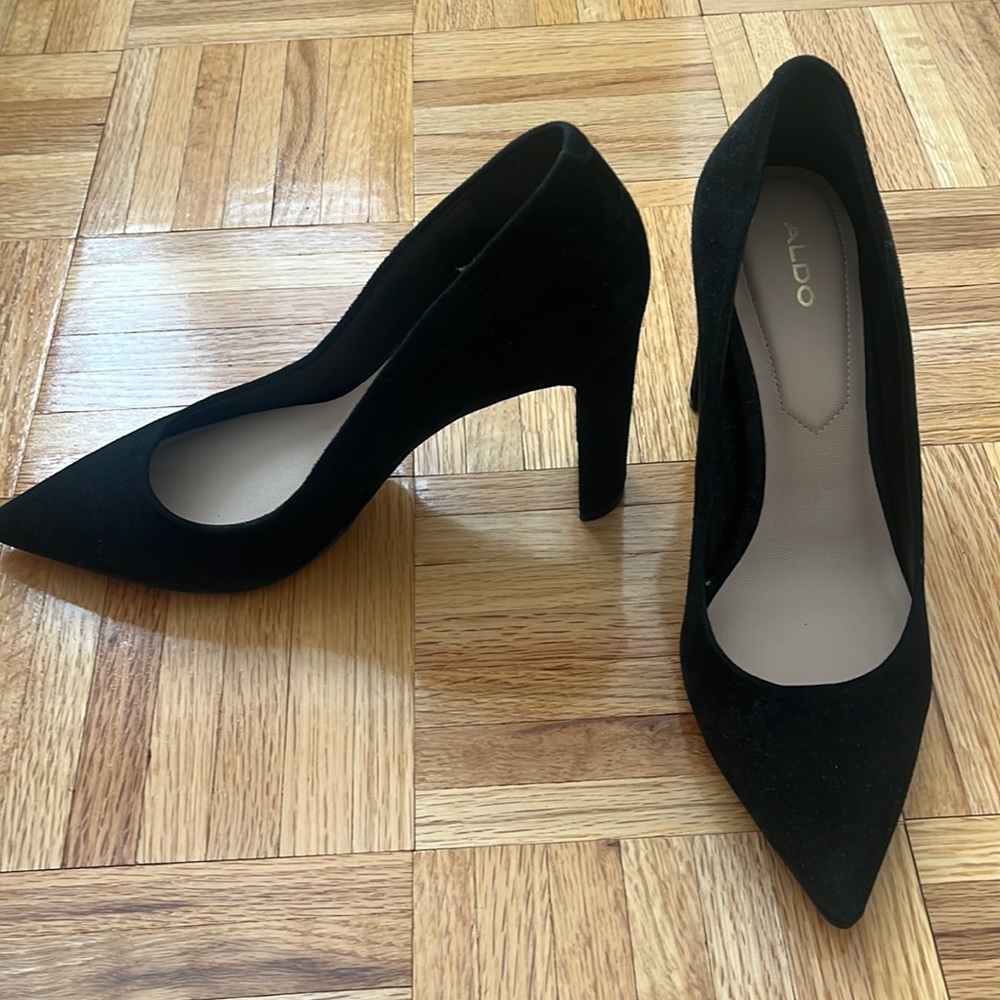 NWOT Aldo Faux Suede Black Thick Heel 7.5